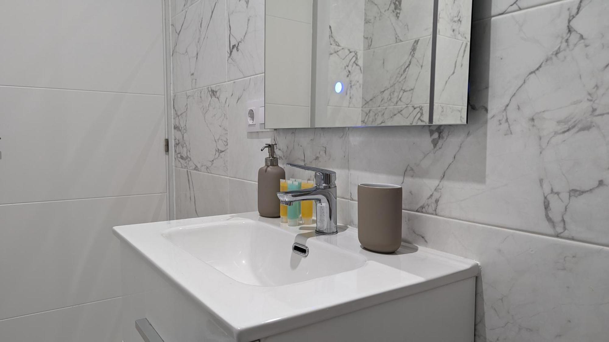 בנידורם Acuarium Levante Beach Apartment מראה חיצוני תמונה
